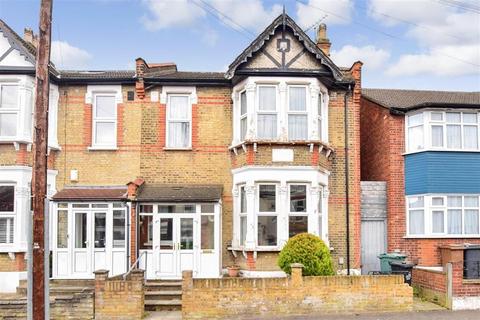 38 Castleton Road, London, E17 4AR