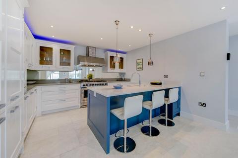 7 Codrington Mews, London, W11 2EH