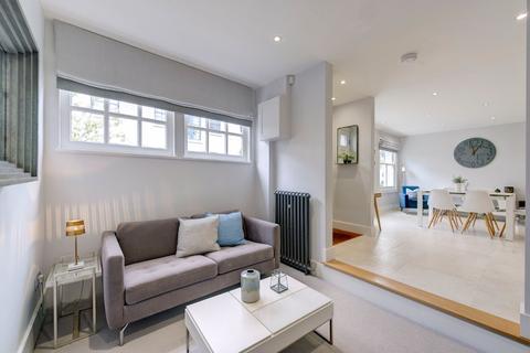 7 Codrington Mews, London, W11 2EH
