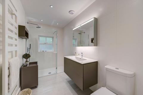 7 Codrington Mews, London, W11 2EH