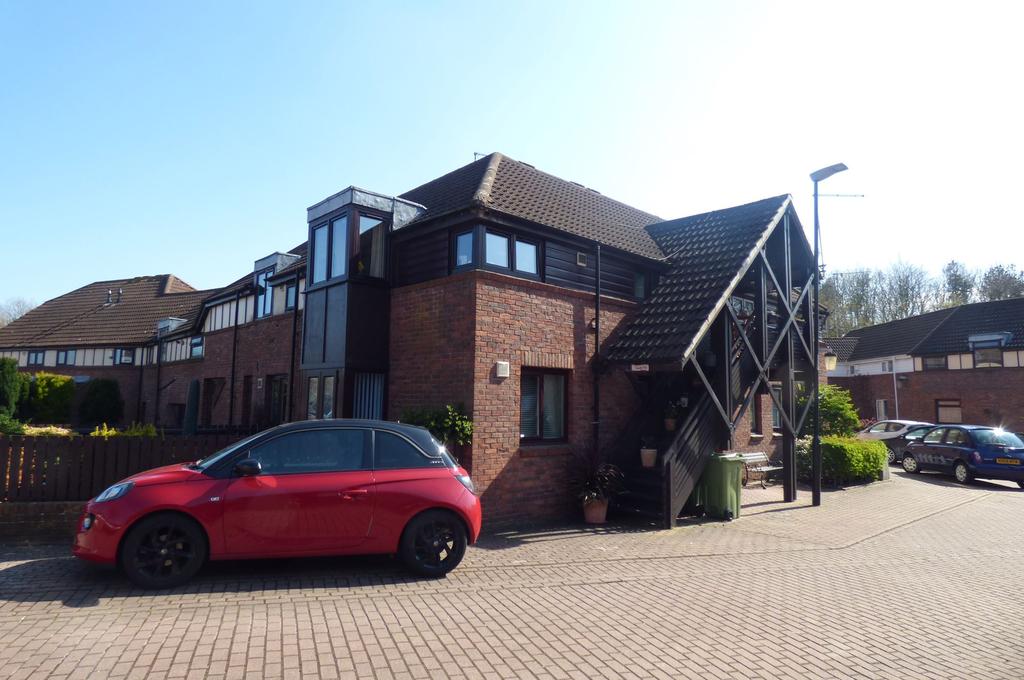 Kestrel Close, Ayton, Washington, Tyne and Wear, NE38 0EL 2 bed flat