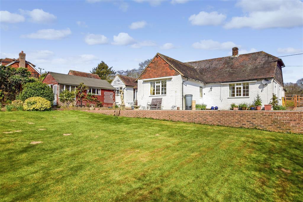 Hawkhurst Court, Wisborough Green, West Sussex 2 bed detached bungalow