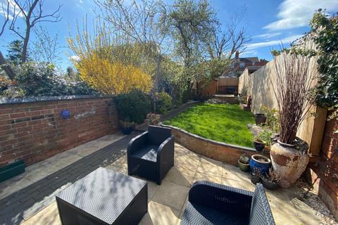 85 Cecil Road, Northampton, NN2 6PG