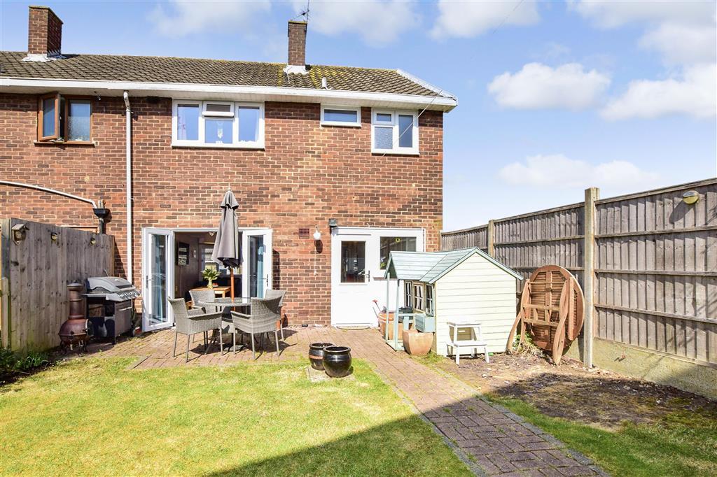 Rantree Fold, Basildon, Essex 3 bed end of terrace house £330,000