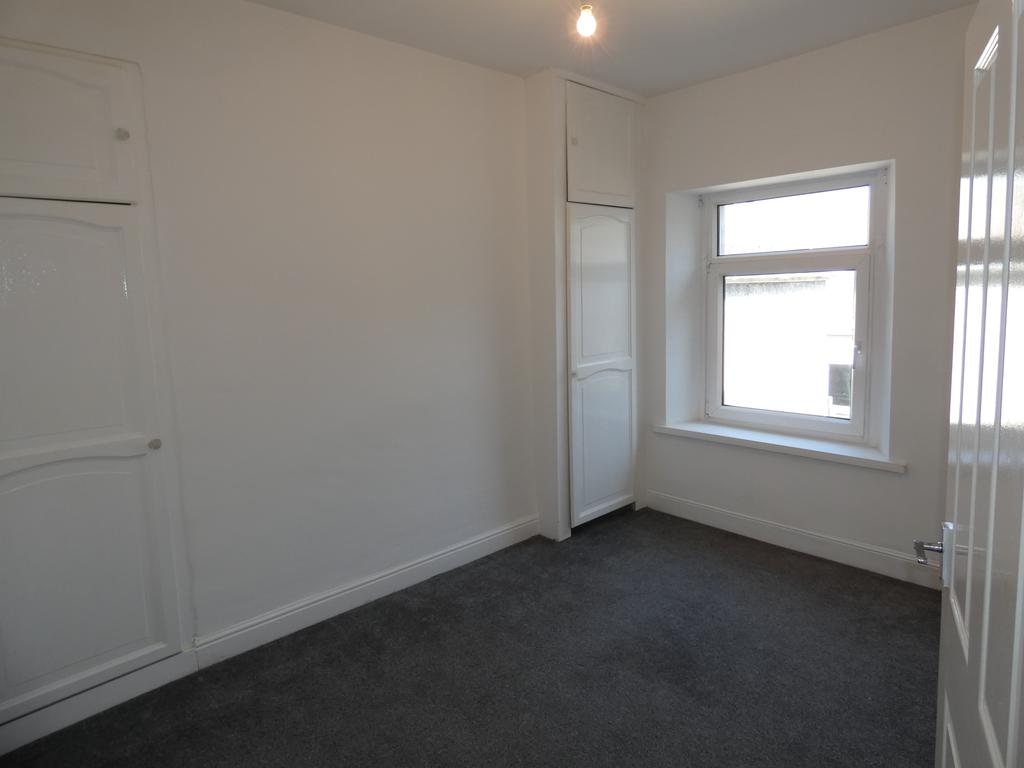 Eva Street, Neath SA11 2 bed terraced house £500 pcm (£115 pw)