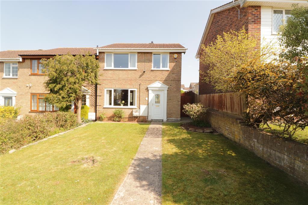 Kingscote, Yate, Bristol, BS37 8YB 3 bed end of terrace house £250,000