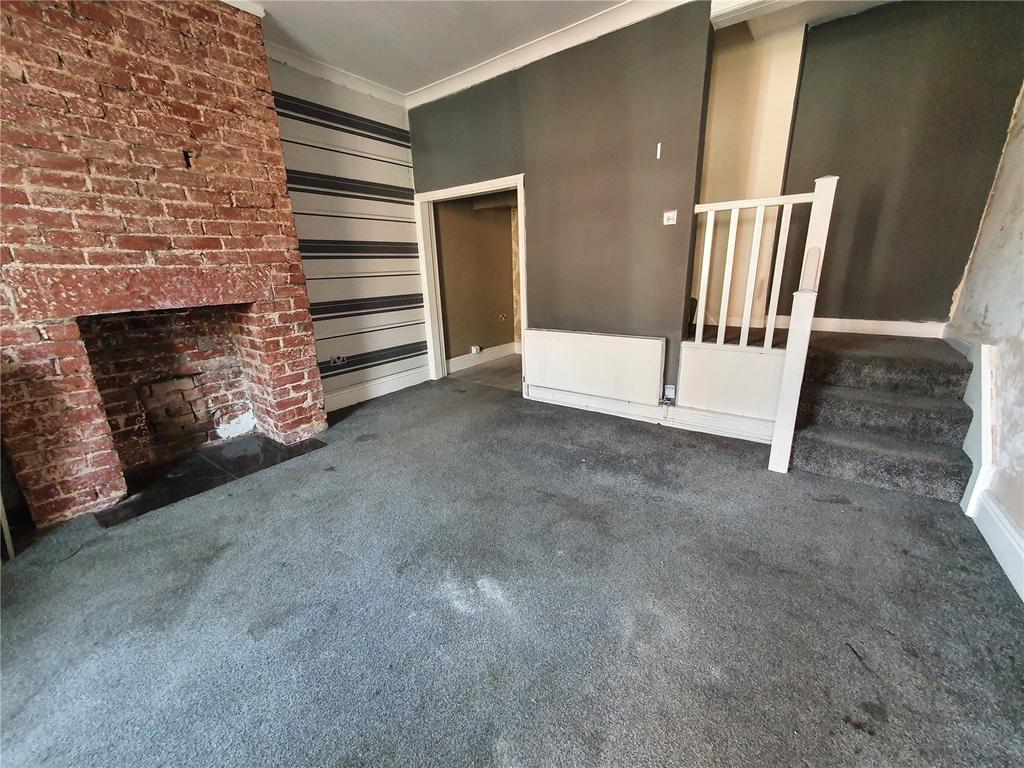 Kirby Road, Blackburn, BB2 2 bed terraced house £60,000