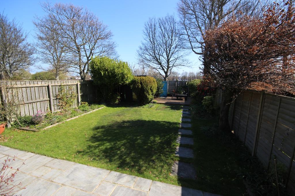 Hartley Avenue, Monkseaton, Whitley Bay, NE26 3NT 4 bed semidetached house £500,000
