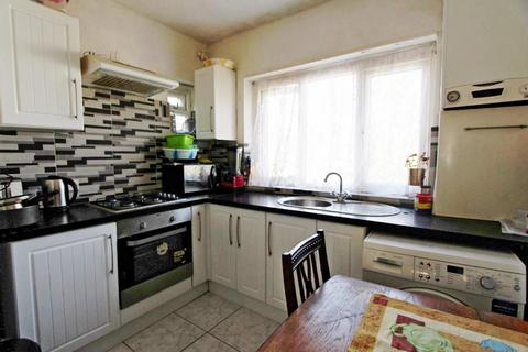 2 bedroom flat for sale, Northumberland Park, London, N17
