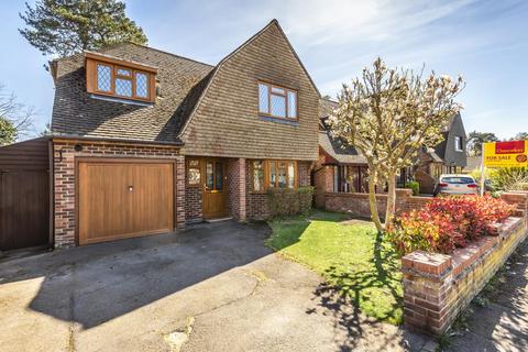 34 Ridgeway Close, Lightwater, GU18 5XX