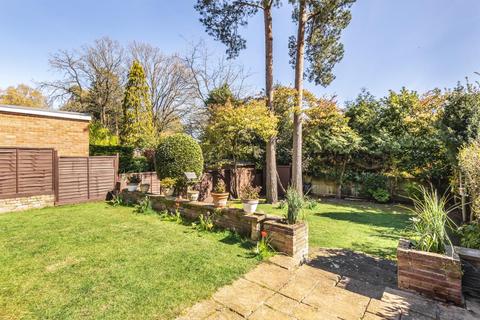 34 Ridgeway Close, Lightwater, GU18 5XX