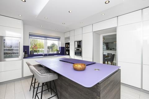 Brook End Dunmow Road, Fyfield, Ongar, CM5 0NN