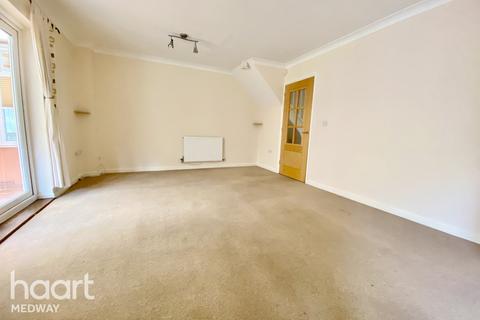 1 Cutter Close, Upnor, Rochester, ME2 4GY
