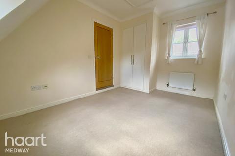 1 Cutter Close, Upnor, Rochester, ME2 4GY
