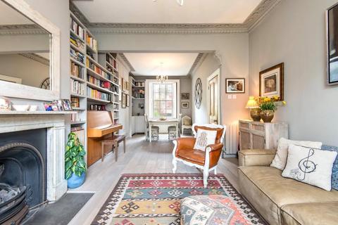 2 bedroom flat for sale - Albert Street, Camden, London, NW1