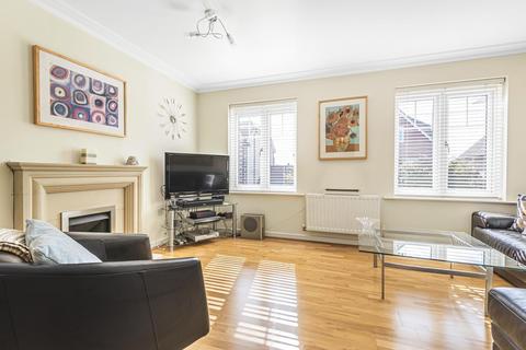 18 Halcyon Close, Oxshott, Leatherhead, KT22 0HA