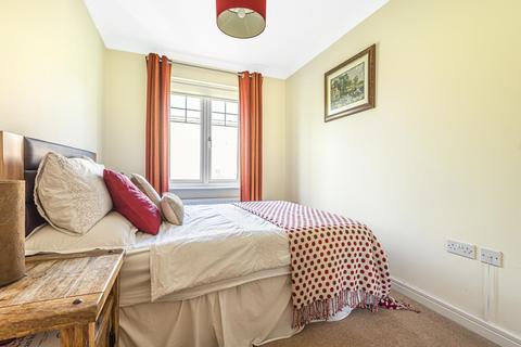 18 Halcyon Close, Oxshott, Leatherhead, KT22 0HA