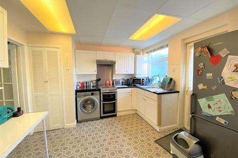 46 Chestnut Close, Hayes, UB3 1JG