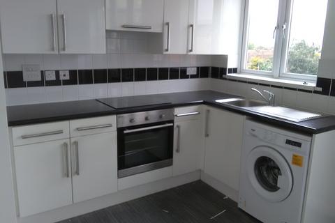 1 bedroom flat to rent, London Road, Mitcham, Surrey CR4
