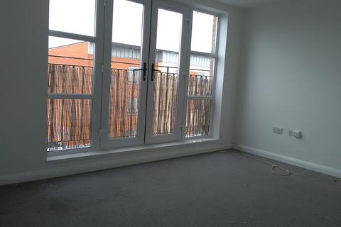 1 bedroom flat to rent, London Road, Mitcham, Surrey CR4