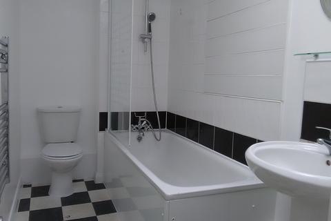 1 bedroom flat to rent, London Road, Mitcham, Surrey CR4