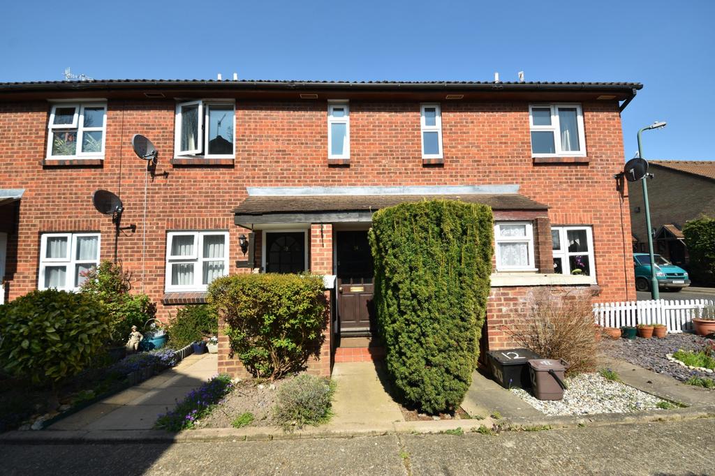 Hellyer Way, Bourne End, SL8 1 bed flat £900 pcm (£208 pw)