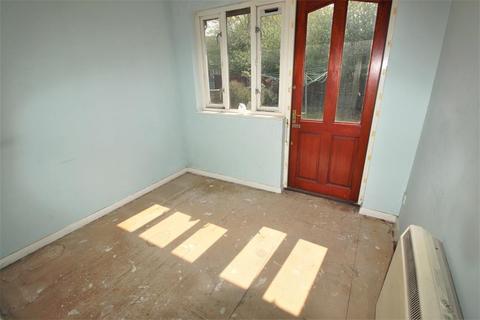 12 Rollesby Way, London, SE28 8LR