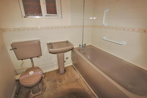 12 Rollesby Way, London, SE28 8LR