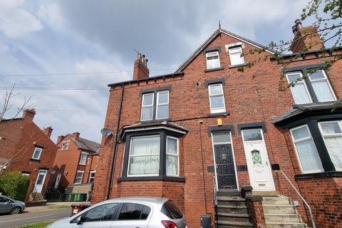 3 bedroom apartment to rent, Nunroyd Road, Leeds, West Yorkshire, LS17