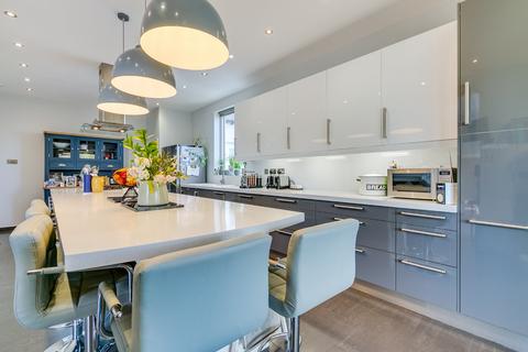 18 Abbotswood Road, London, SW16 1AP