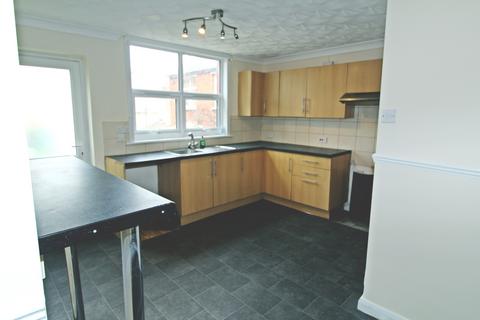 3 bedroom terraced house to rent, Forge Lane, Gillingham, Kent, ME7