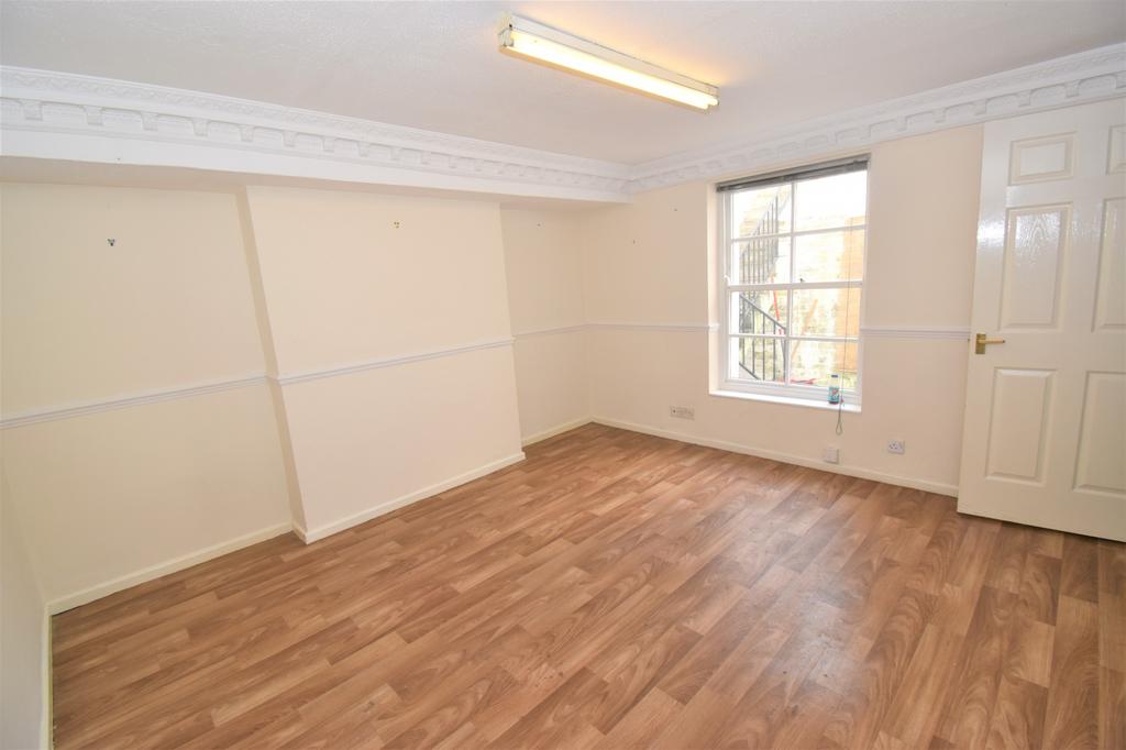 19 Milverton Crescent, Leamington Spa, Warwickshire, CV32 1 bed