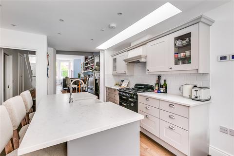 25 Swanage Road, London, SW18 2DZ