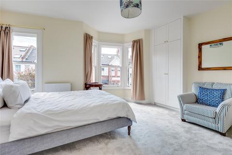 25 Swanage Road, London, SW18 2DZ