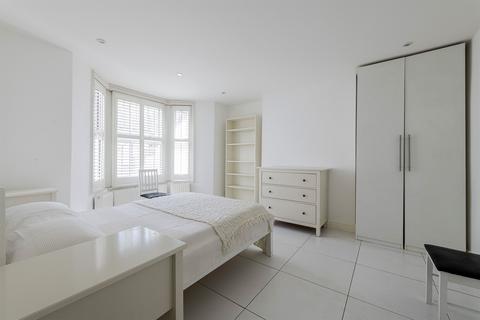1 bedroom flat for sale, Latchmere Road, SW11