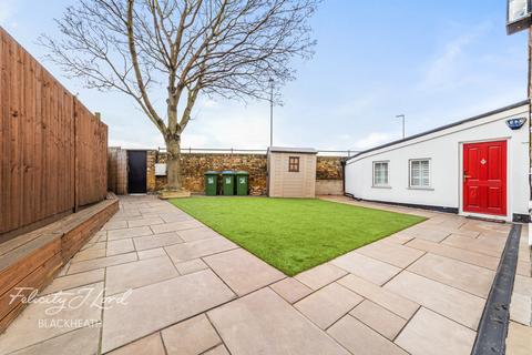 25a Delacourt Road, London, SE3 8XA