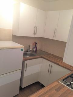 1 bedroom flat to rent, Halsway,  Hayes, UB3