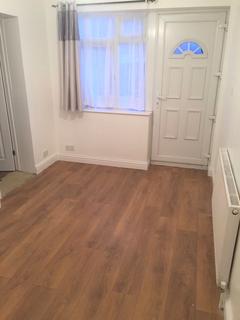 1 bedroom flat to rent, Halsway,  Hayes, UB3