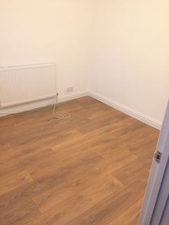 1 bedroom flat to rent, Halsway,  Hayes, UB3