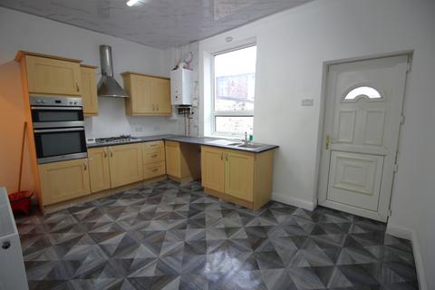 2 bedroom terraced house to rent, Randolph Street, Oldham, OL8