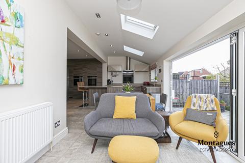 6 Oak Road, Epping, CM16 5DJ