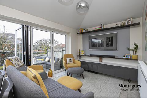 6 Oak Road, Epping, CM16 5DJ