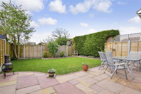 12 Lancer Way, Billericay, CM12 0XA
