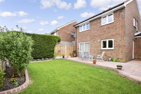 12 Lancer Way, Billericay, CM12 0XA