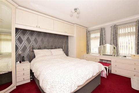 12 Lancer Way, Billericay, CM12 0XA