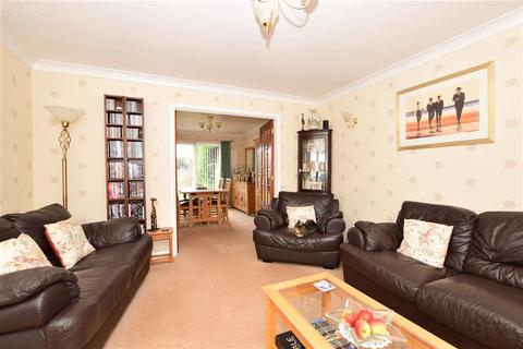 12 Lancer Way, Billericay, CM12 0XA