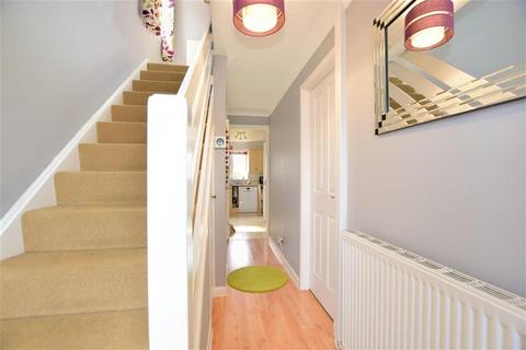 12 Lancer Way, Billericay, CM12 0XA