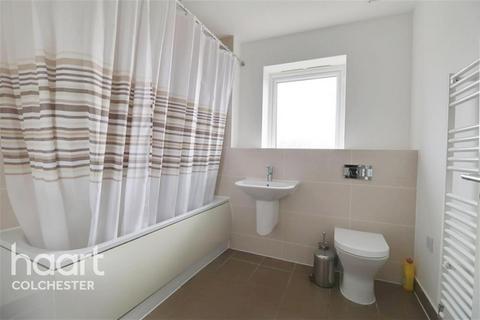 3 bedroom detached house to rent, North Colchester
