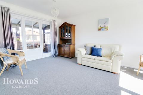 39 Conrad Road, Lowestoft, NR33 8QD