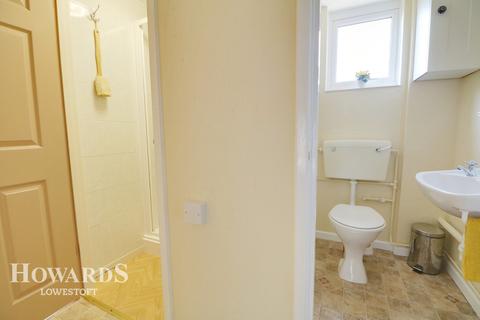 39 Conrad Road, Lowestoft, NR33 8QD